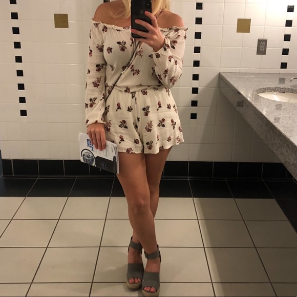 Altar'd State Pants - Altar’d State Floral Romper | size S